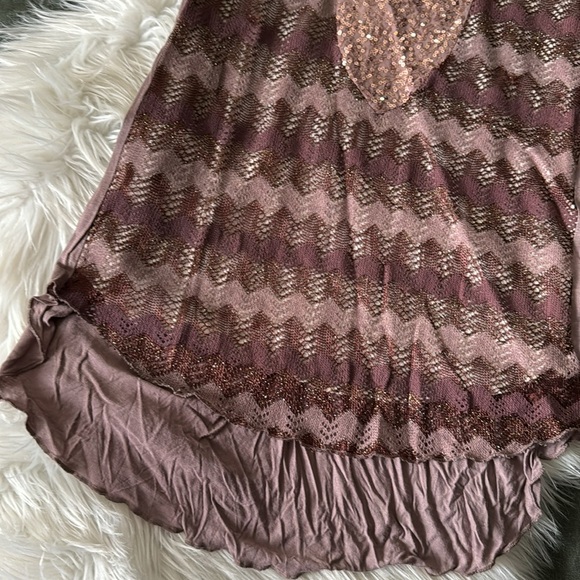 A n t h r o p o l o g i e • Tiny sequin going out tunic top - Picture 2 of 9